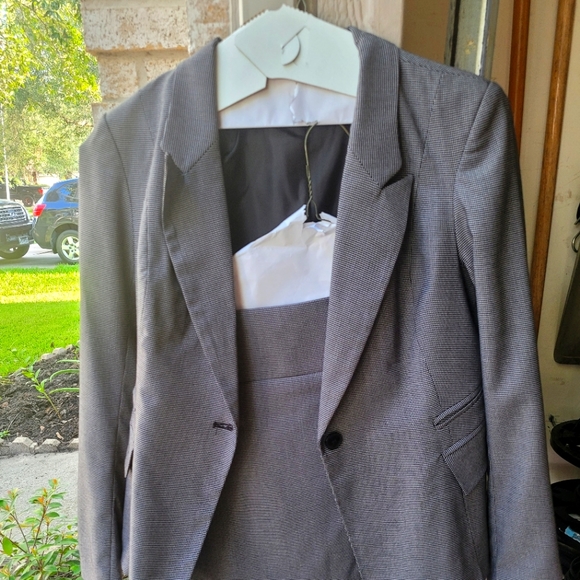 Black and white two piece suit. NY&Co size 10. - Picture 1 of 3